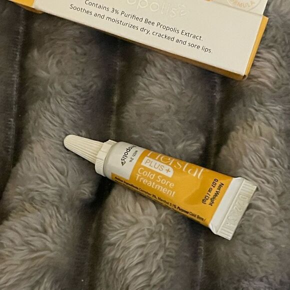 Herstat plus propolis cold sore/lip care stick bundle of 2 - Picture 7 of 9